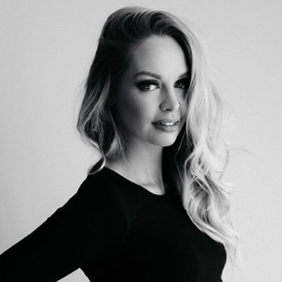 Meet your Posher, Manda - Picture 1 of 1